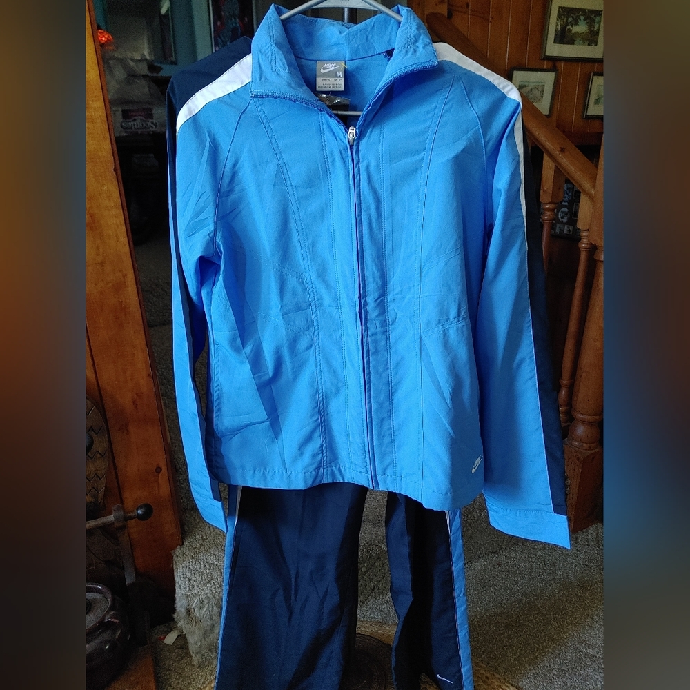 Nike windbreaker tracksuit Sz.M NWT